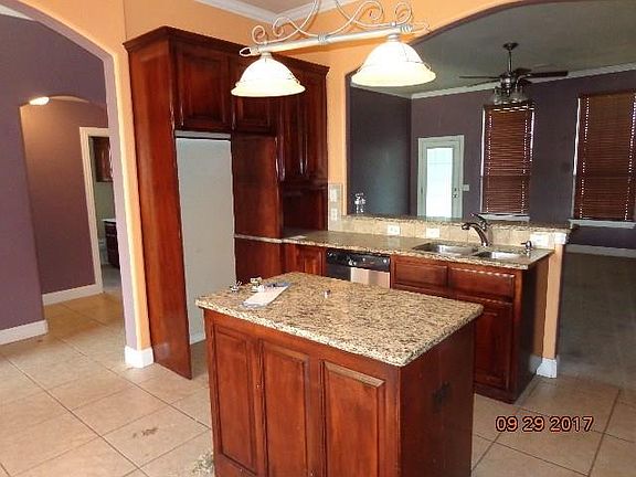 3rd image of 1016 Renita Way