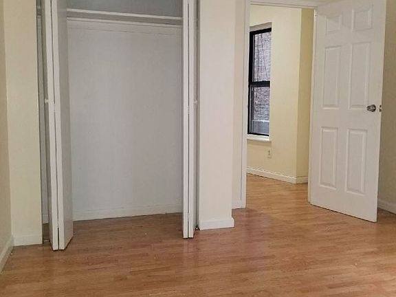 3rd image of 454 W 36th St #3R