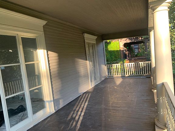 4th image of 608 W Ferry St #2