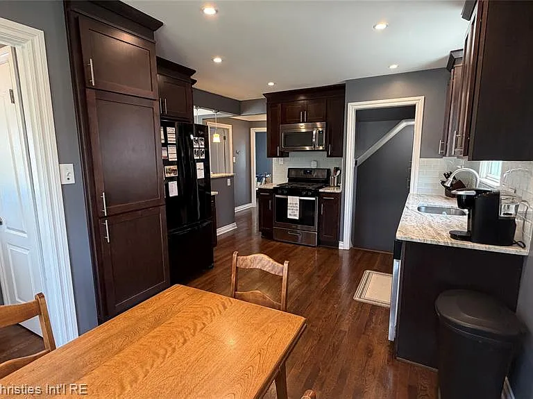 2990 Oakshire Ave — Photo 6