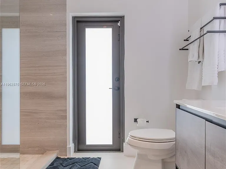 7300 SW 77th Ave — Photo 30