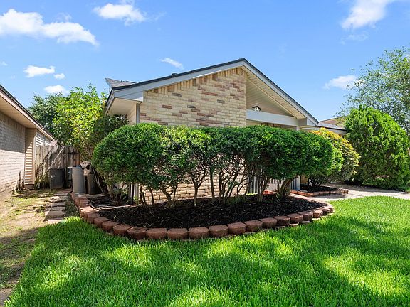 2nd image of 19414 Cypress Bay Ct