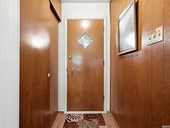 3rd image of 408 Shannon ROAD