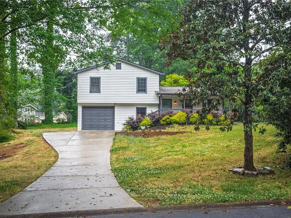 56 Dempsey Dr, Lawrenceville, GA 30044