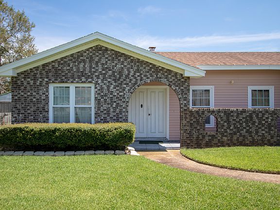 4th image of 2489 Castaway Dr