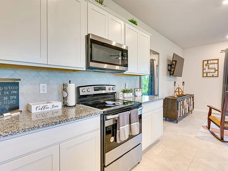 5443 Elmview Xing — Photo 11