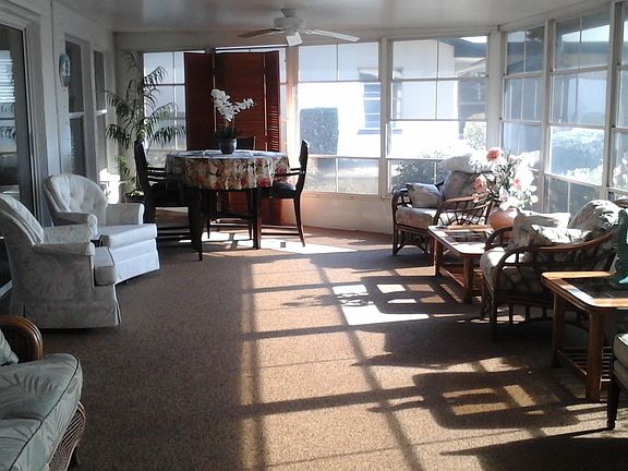 3rd image of 221 Amesbury Cir