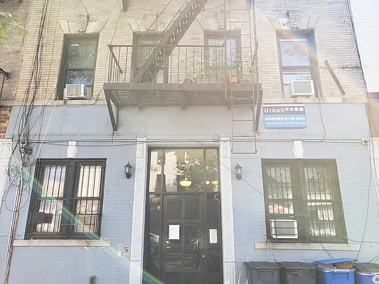 Rented by Signature Property Realty | media 19