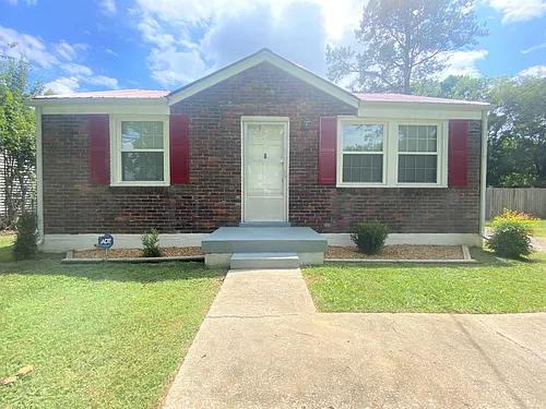 2841 Colonial Cir Photo 1
