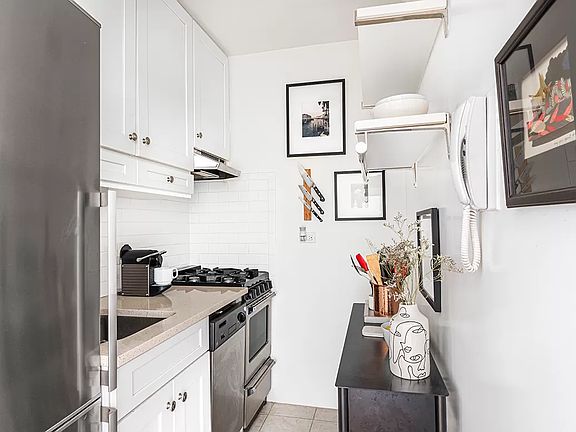 4th image of 69 5th Ave APT 11C