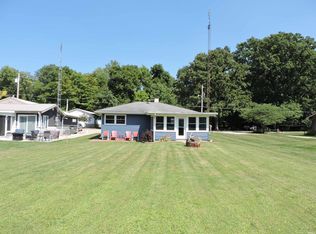 1913 Chapman Lake Dr, Warsaw, IN 46582