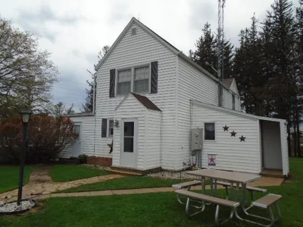 5446 6th Ave, Armstrong, IA 50514