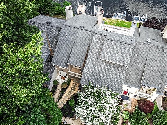 5th image of 11103 Lake Chapel Ln