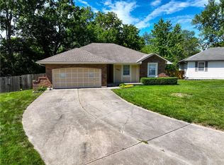 6503 Berkshire Ct, Grandview, MO 64030