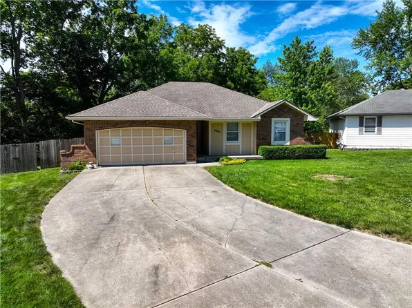 6503 Berkshire Ct, Grandview, MO 64030