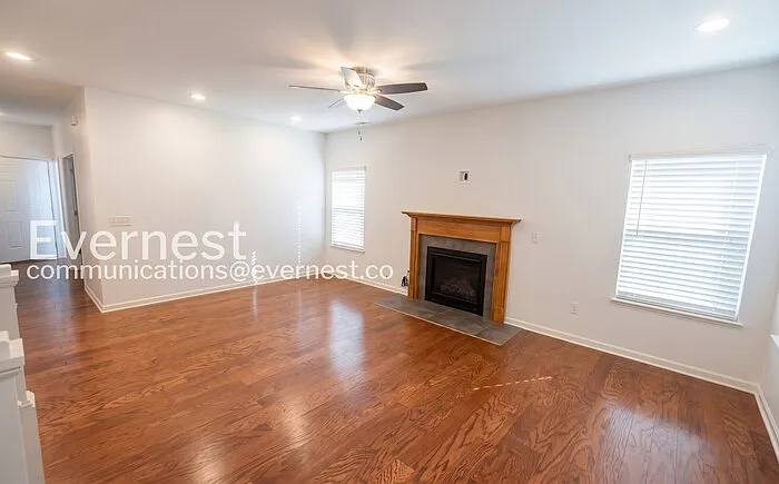 1084 Ashcraft Ave — Photo 7