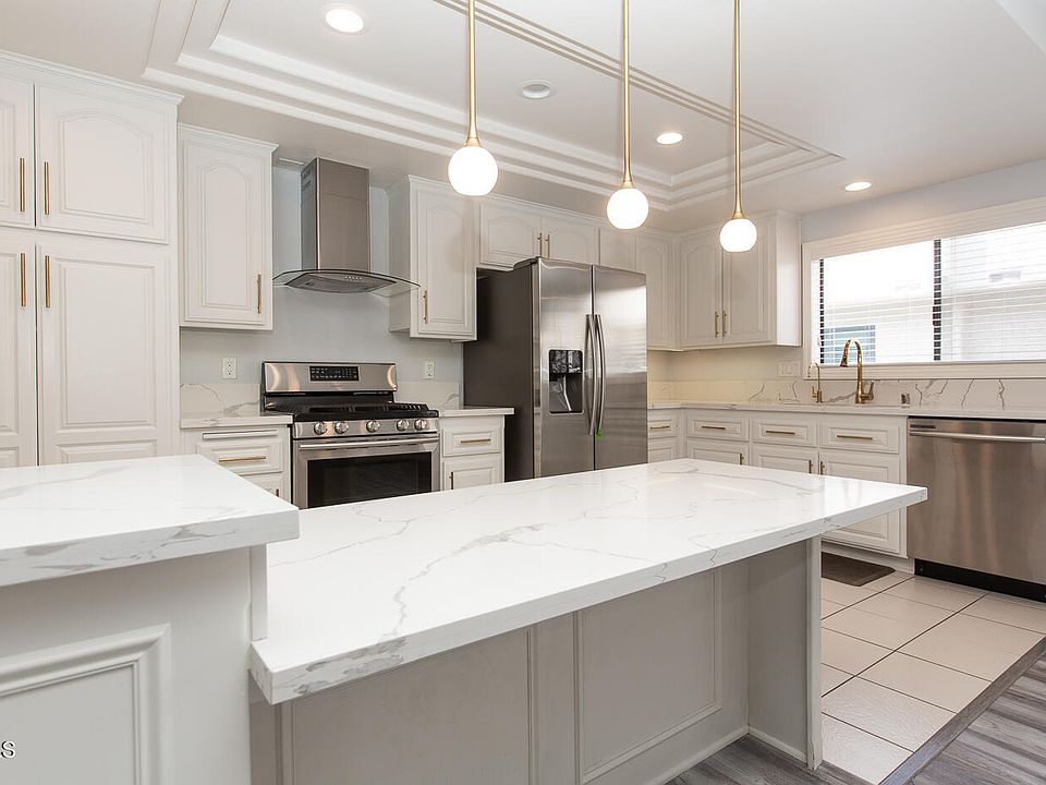 1st image of 6031 Lindley Ave Unit 26