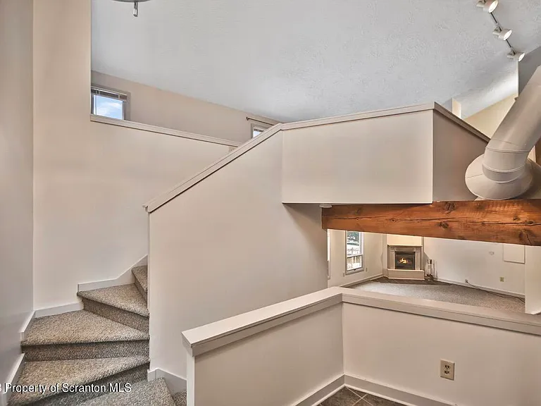 1409 Penn Ave #3 — Photo 34