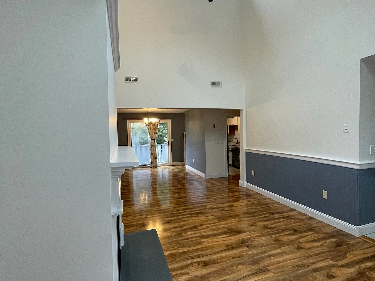2 bed, 1012 sqft, $2,450 — Photo 3