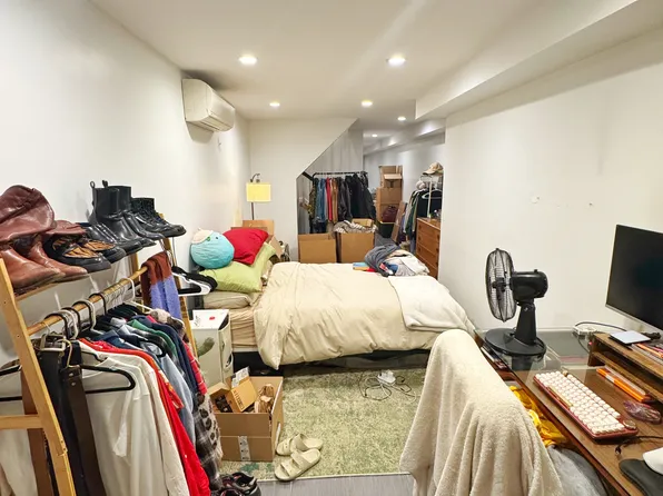 741 Washington Avenue image 7 of 17