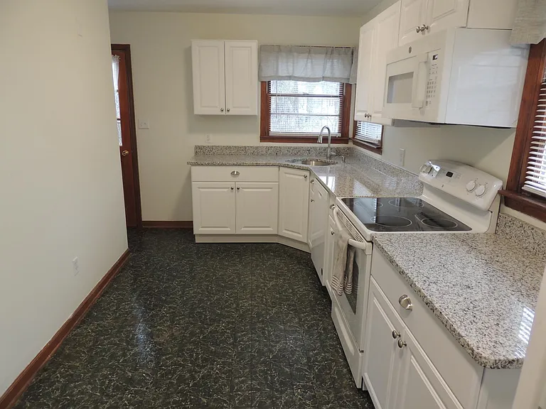 288 North Dr — Photo 7