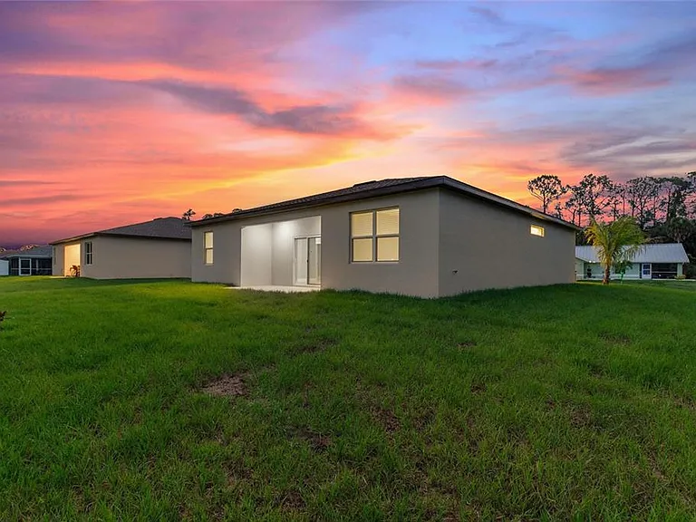 4709 Flint Dr — Photo 32