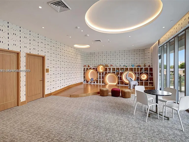2655 S Bayshore Dr #403 — Photo 34