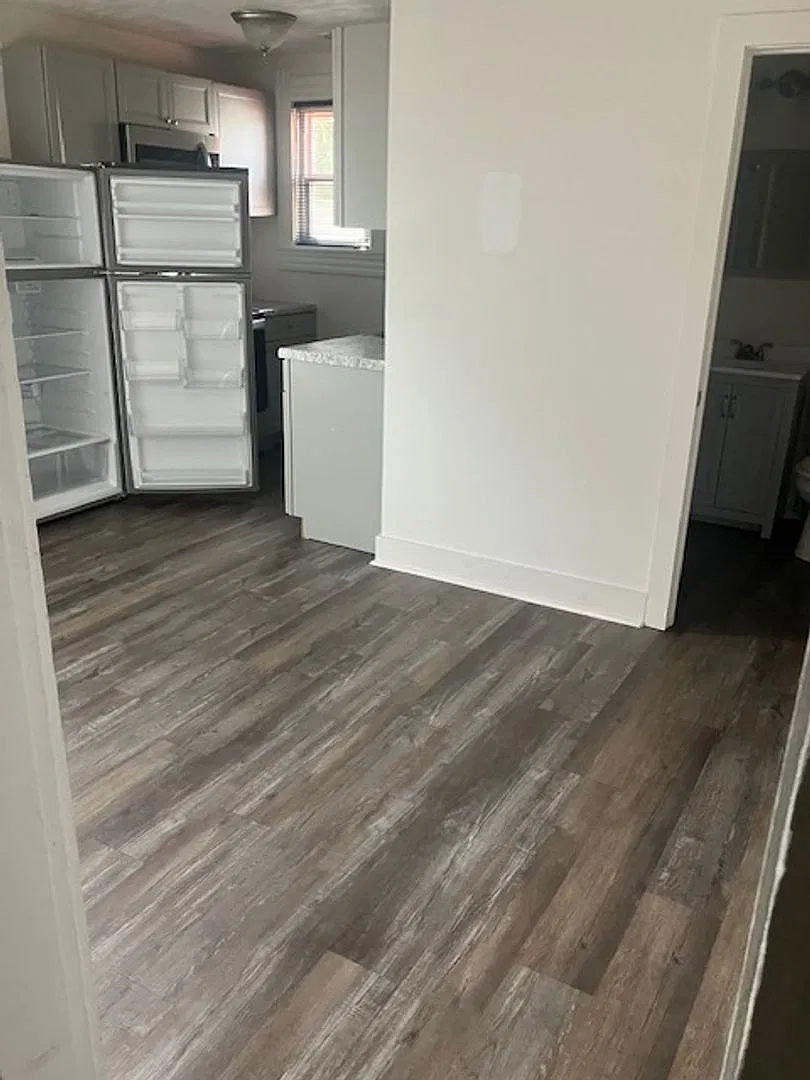 2 bed close to downtown — Photo 2