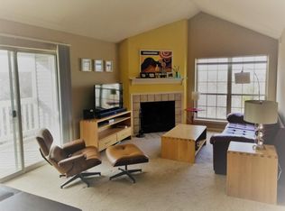 5 S Burberry Dr APT 432, Madison, WI 53719