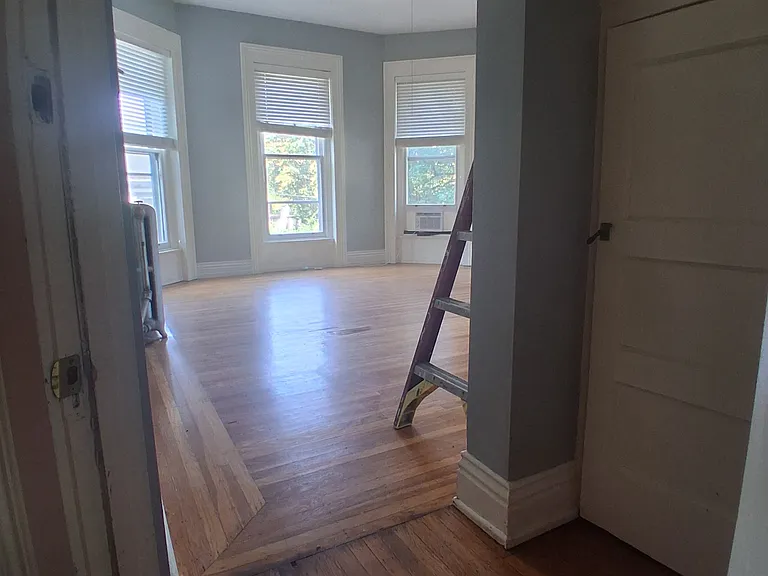 1501 Hepburn Ave #4 — Photo 3