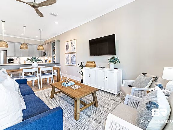 5th image of 951 W Lagoon Ave #R