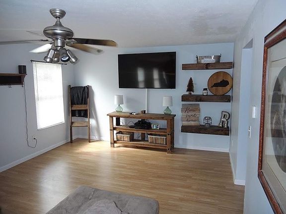 3rd image of 358 Antietam Blvd
