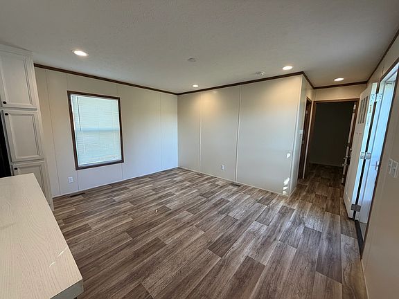 3rd image of 1010 Reservation Rd #E12