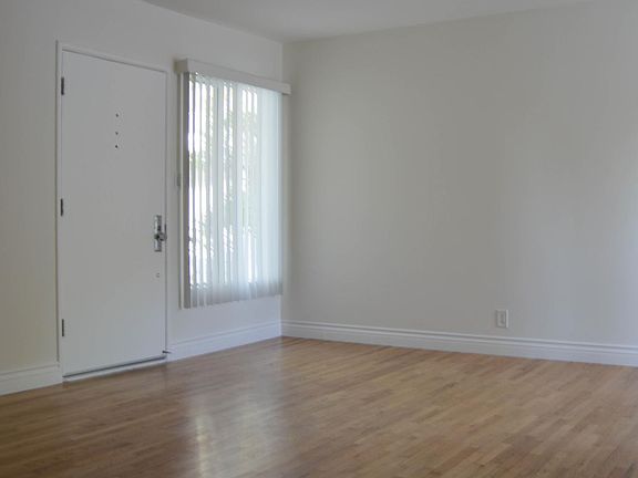2nd image of 608 San Vicente Blvd APT 6