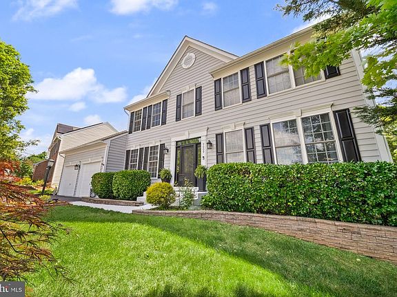2nd image of 9009 Paddington Ct