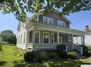 118 S Fayette St, Carthage, IL 62321