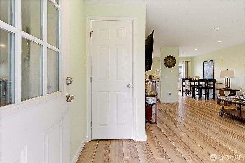 4th image of 3208 21st Street