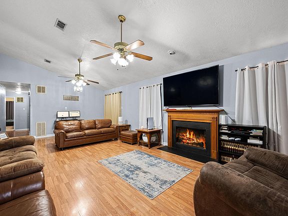 4th image of 409 McPhail St