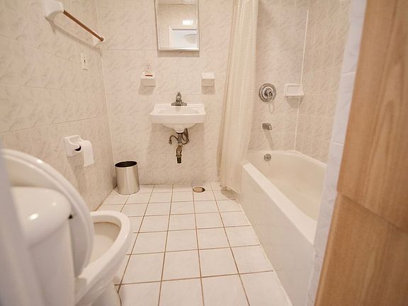 5th image of 36 Orchard St APT 5C