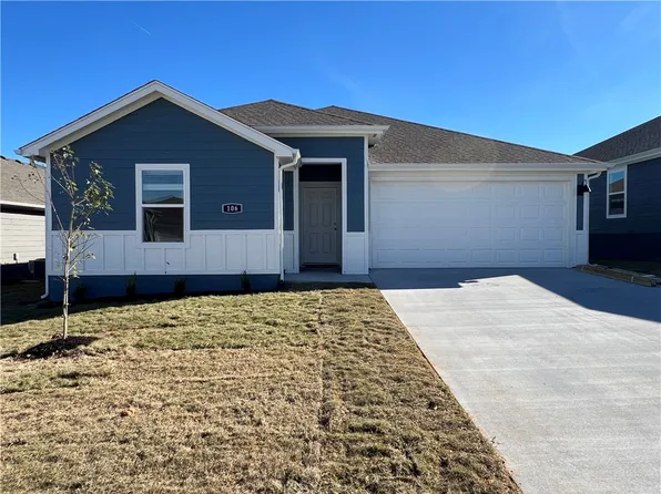 106 NW Bellflower Ave, Gentry, AR 72734