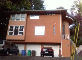 2023 SW Broadway Dr, Portland, OR 97201