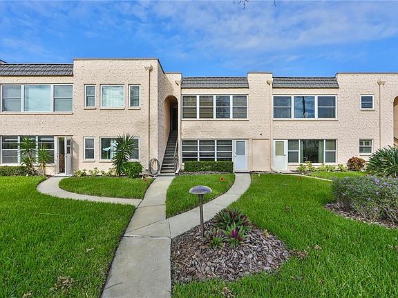 3rd image of 112 Elmwood Cir #112