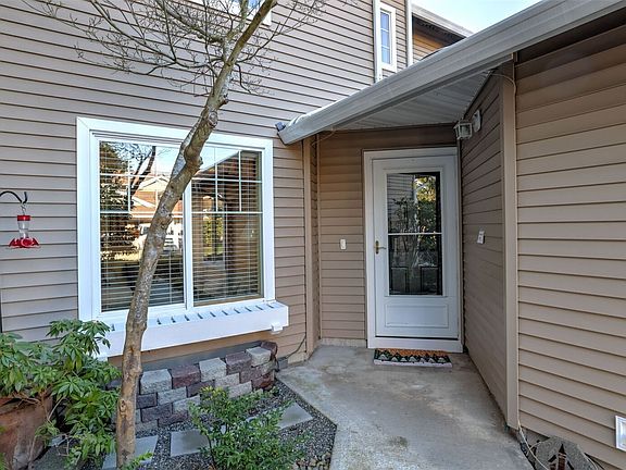 4th image of 6429 Lindsay Avenue SE #2B