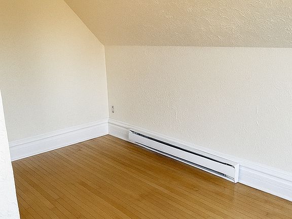 5th image of 1361 N Pearl St