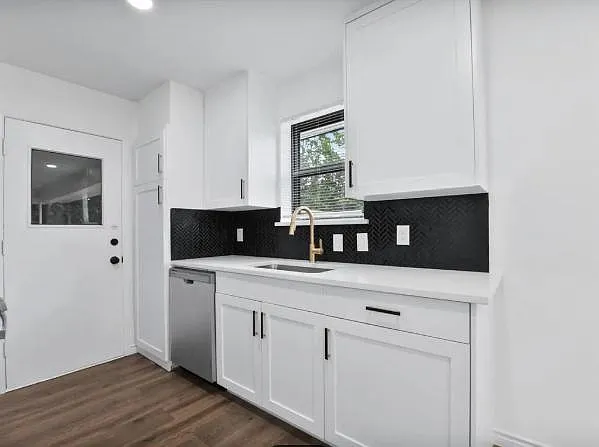 4 bed, 2.0 bath, 1431 sqft, $1,139 — Photo 4