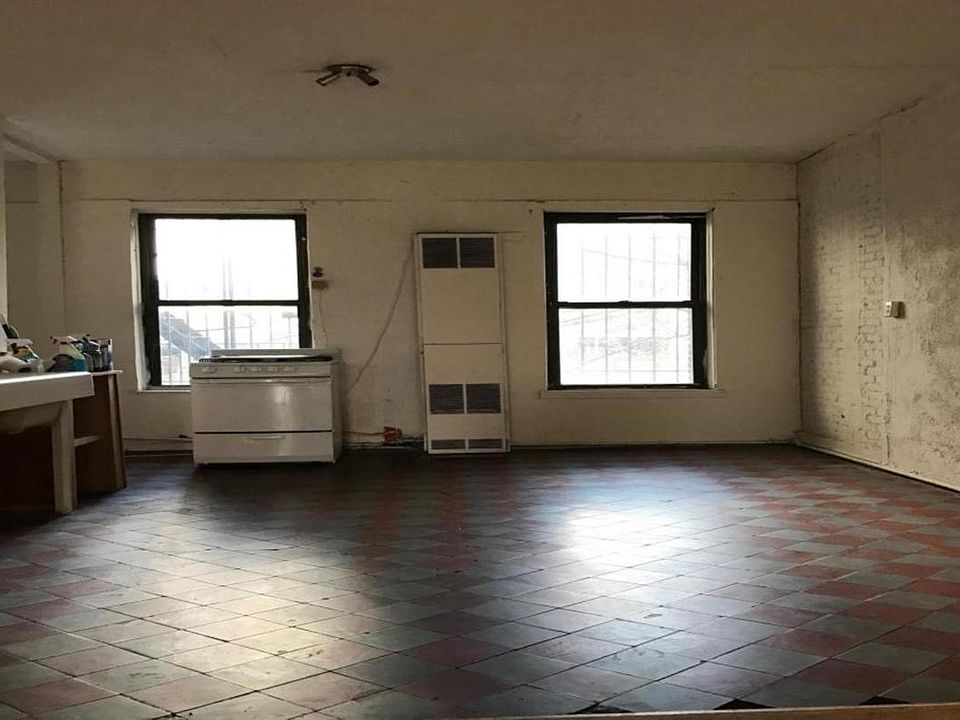 1st image of 419 Wythe Ave APT 2
