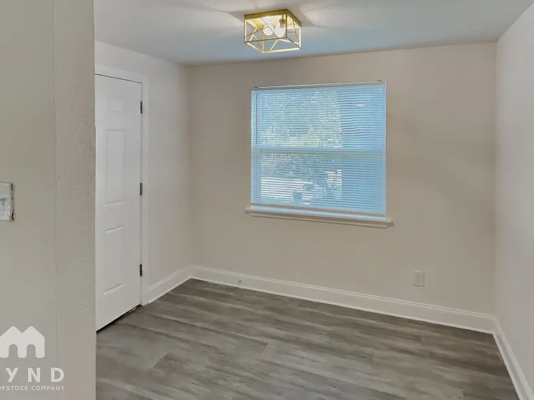 306 Park Blvd — Photo 6
