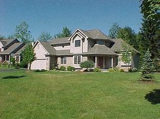 7992 Brookwood Dr, Clarkston, MI 48348