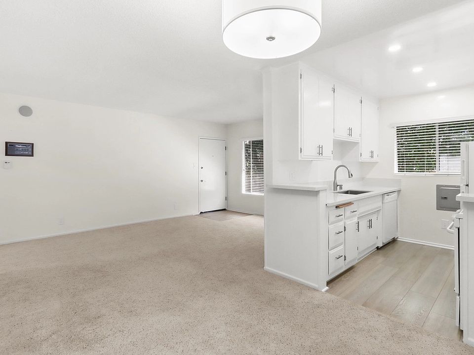 1st image of 1226 McClellan Dr APT 5