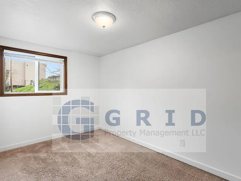 3213 SW Marigold St — Photo 16